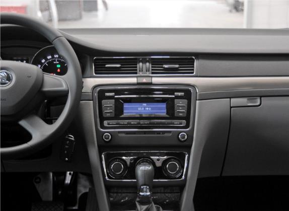 速派 2013款 1.4TSI DSG绅仕版 中控类   中控台