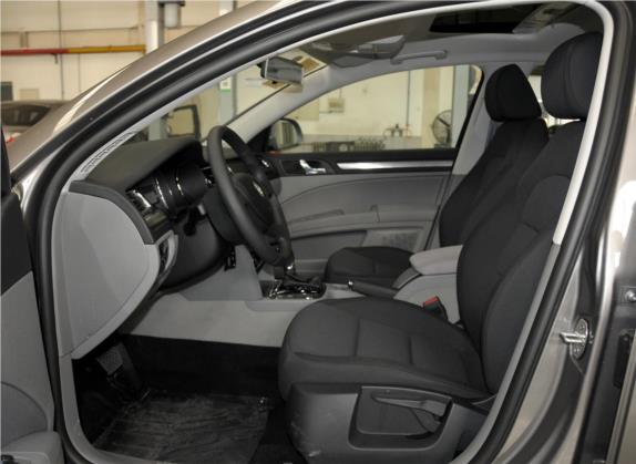 速派 2013款 1.4TSI DSG绅仕版 车厢座椅   前排空间