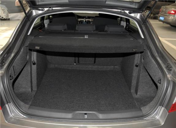 速派 2013款 1.4TSI DSG绅仕版 车厢座椅   后备厢