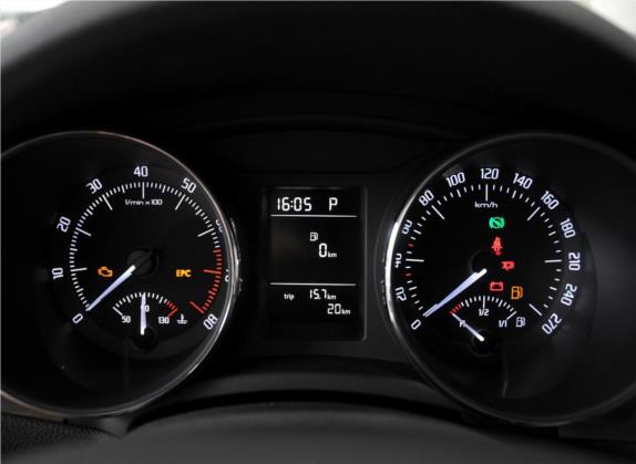 速派 2013款 1.4TSI DSG绅仕版 中控类   仪表盘