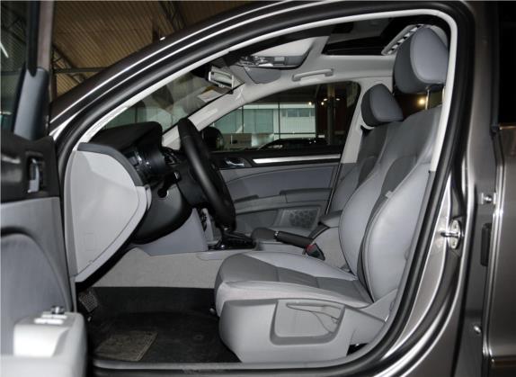 速派 2013款 1.4TSI DSG名仕版 车厢座椅   前排空间