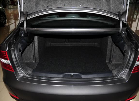 速派 2013款 1.4TSI DSG名仕版 车厢座椅   后备厢