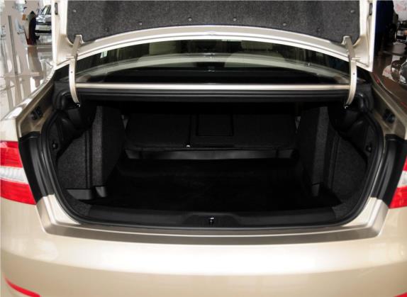 速派 2013款 1.8TSI 自动名仕版 车厢座椅   后备厢