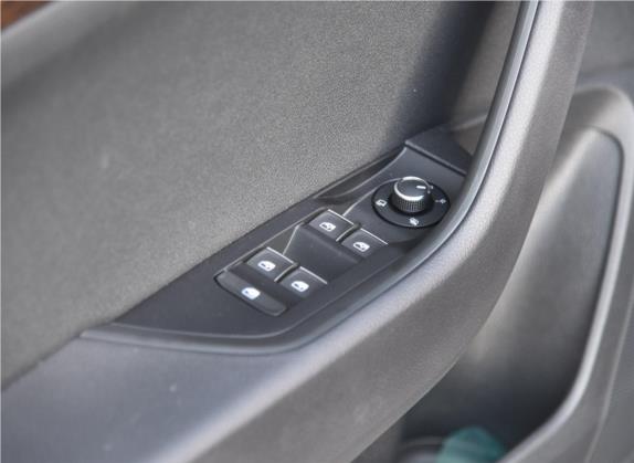 速派 2016款 TSI380 DSG尊行版 车厢座椅   门窗控制