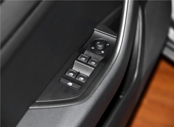 速派 2016款 TSI330 DSG创行版 车厢座椅   门窗控制