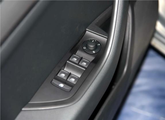 速派 2016款 TSI280 DSG创行版 车厢座椅   门窗控制