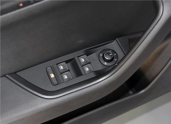 速派 2016款 TSI280 DSG智行版 车厢座椅   门窗控制