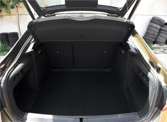 速派 2016款 改款 TSI380 DSG尊行版 车厢座椅   后备厢