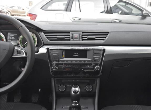 速派 2018款 TSI280 手动标准版 国V 中控类   中控台