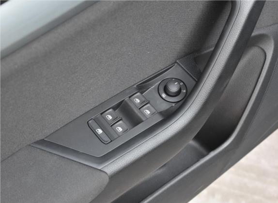 速派 2018款 TSI280 手动标准版 国V 车厢座椅   门窗控制