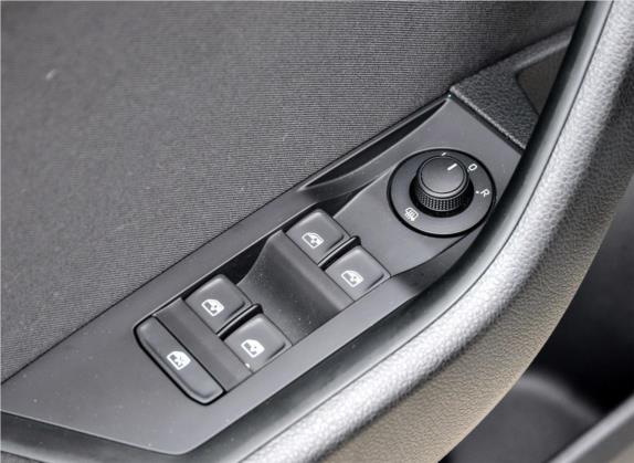 速派 2018款 TSI280 DSG标准版 国V 车厢座椅   门窗控制
