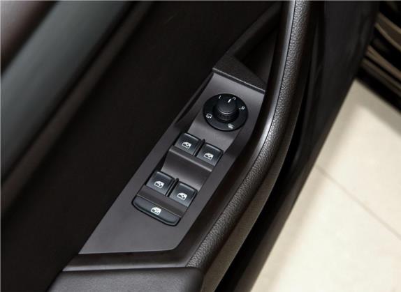 速派 2018款 TSI330 DSG舒适版 国V 车厢座椅   门窗控制