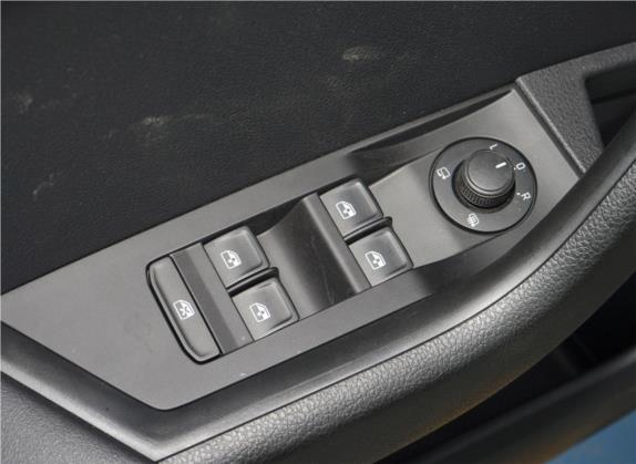 速派 2018款 TSI280 DSG舒适版 国VI 车厢座椅   门窗控制