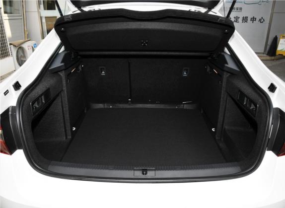 速派 2018款 TSI330 DSG舒适版 国VI 车厢座椅   后备厢