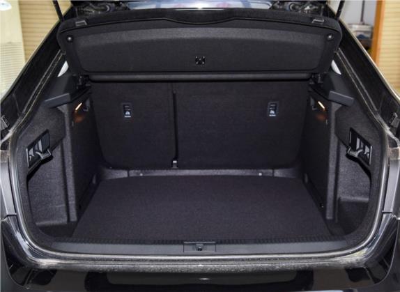 速派 2019款 改款 TSI280 DSG舒适版 车厢座椅   后备厢