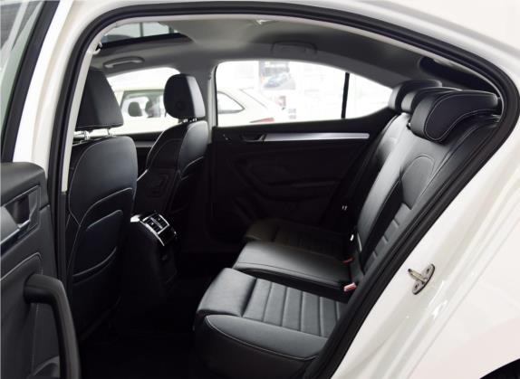 速派 2019款 改款 TSI330 DSG舒适版 车厢座椅   后排空间