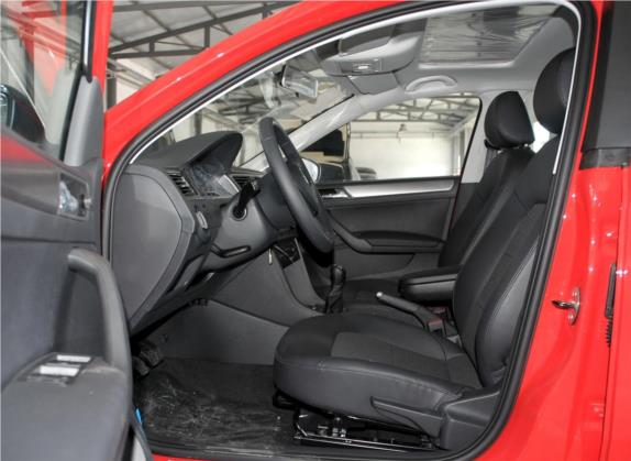 昕动 2014款 1.6L 手动悦享版 车厢座椅   前排空间