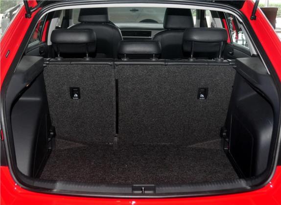 昕动 2014款 1.6L 自动致享版 车厢座椅   后备厢