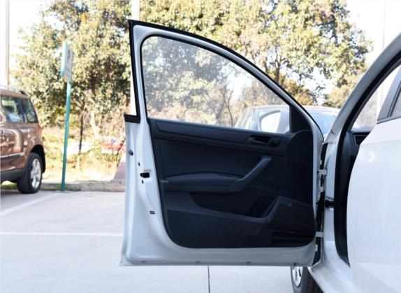 昕动 2016款 1.4L 手动前行版 车厢座椅   前门板