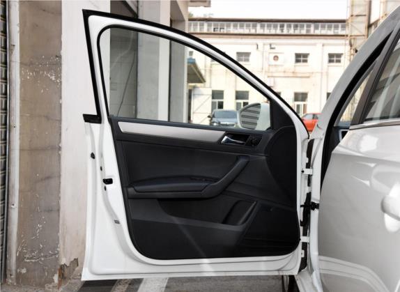 昕动 2016款 1.6L 自动创行版 车厢座椅   前门板