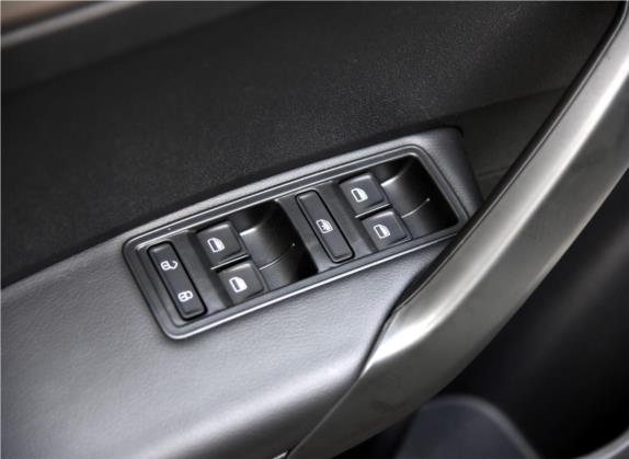 昕动 2016款 1.6L 自动创行版 车厢座椅   门窗控制