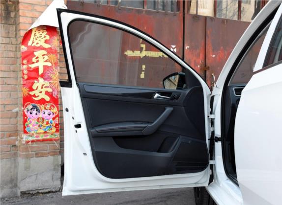 昕动 2016款 1.6L 自动智行版 车厢座椅   前门板