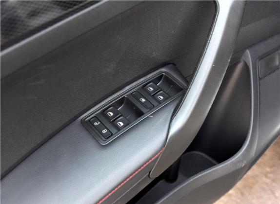昕动 2016款 1.6L 自动智行版 车厢座椅   门窗控制
