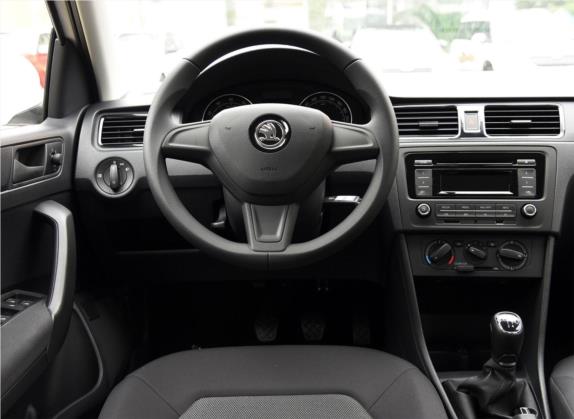 昕动 2016款 改款 1.6L 手动前行版 中控类   驾驶位