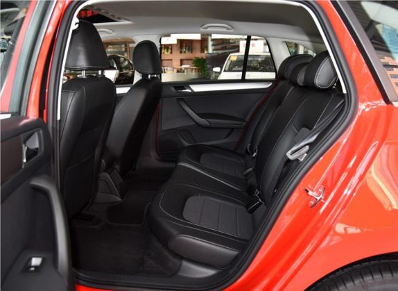 昕动 2016款 改款 1.6L 手动创行版 车厢座椅   后排空间