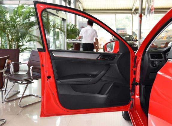 昕动 2016款 改款 1.6L 手动创行版 车厢座椅   前门板