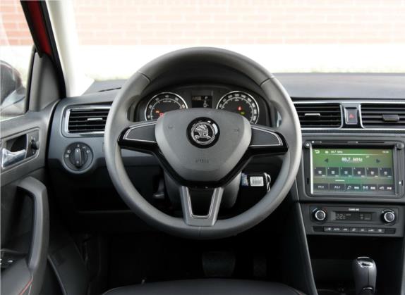 昕动 2016款 改款 1.6L 自动智行版 中控类   驾驶位