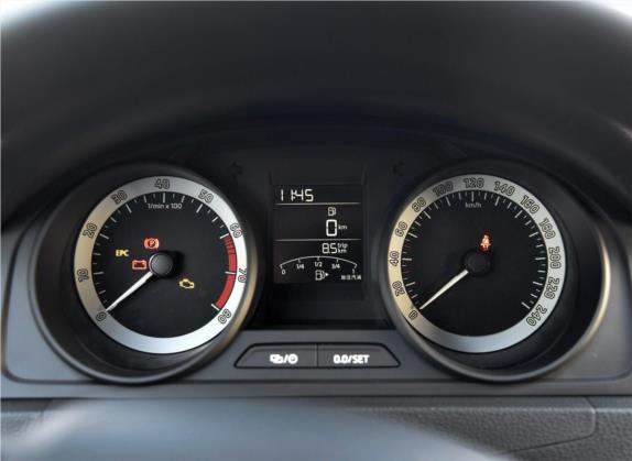 昕动 2018款 1.6L 手动标准版 中控类   仪表盘