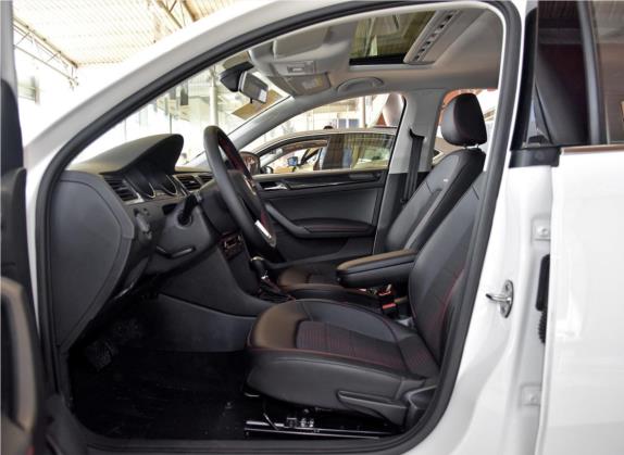 昕动 2018款 TSI230 DSG运动版 车厢座椅   前排空间