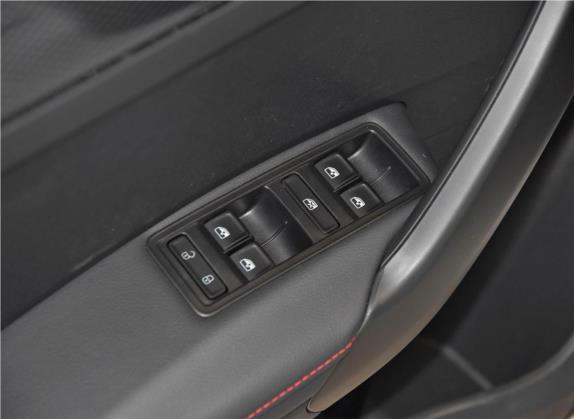 昕动 2018款 TSI230 DSG运动版 车厢座椅   门窗控制