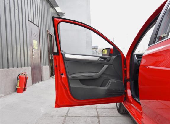昕动 2019款 1.5L 自动舒适版 车厢座椅   前门板