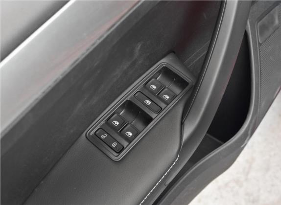 昕动 2019款 1.5L 自动舒适版 车厢座椅   门窗控制