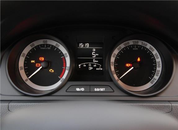 昕动 2019款 改款 1.5L 手动标准版 国VI 中控类   仪表盘