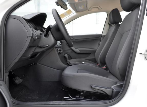昕动 2019款 改款 1.5L 自动标准版 国VI 车厢座椅   前排空间