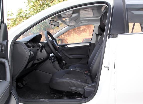 昕动 2019款 改款 1.5L 手动舒适版 国VI 车厢座椅   前排空间