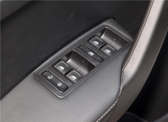 昕动 2019款 改款 1.5L 手动舒适版 国VI 车厢座椅   门窗控制