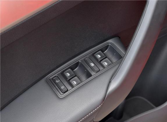 昕动 2019款 改款 1.5L 自动舒适版 国VI 车厢座椅   门窗控制