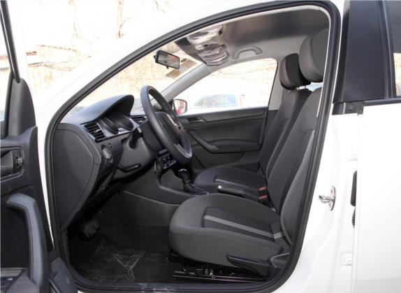 昕动 2020款 1.5L 自动标准版 车厢座椅   前排空间