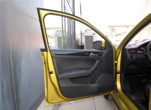 昕动 2020款 1.5L 自动舒适版 车厢座椅   前门板