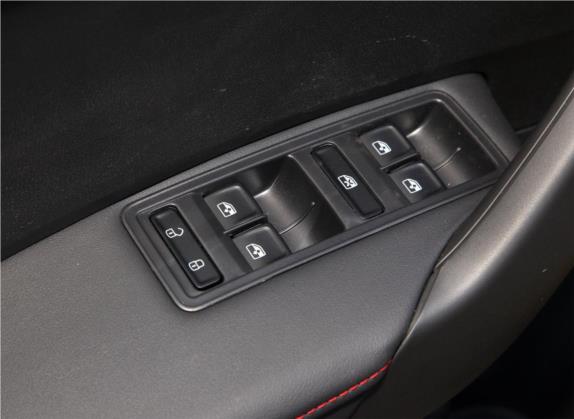 昕动 2020款 1.5L 自动舒适版 车厢座椅   门窗控制