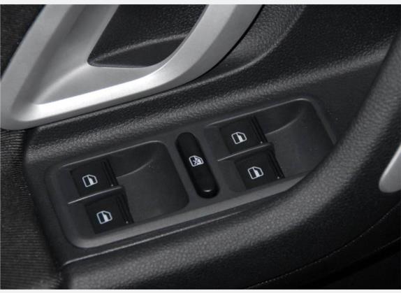晶锐 2008款 1.4L 手动晶灵版 车厢座椅   门窗控制