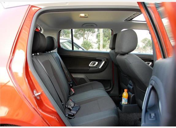 晶锐 2008款 1.6L 手动晶灵版 车厢座椅   后排空间