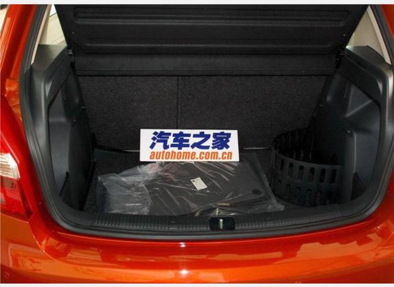 晶锐 2008款 1.6L 自动晶享版 车厢座椅   后备厢
