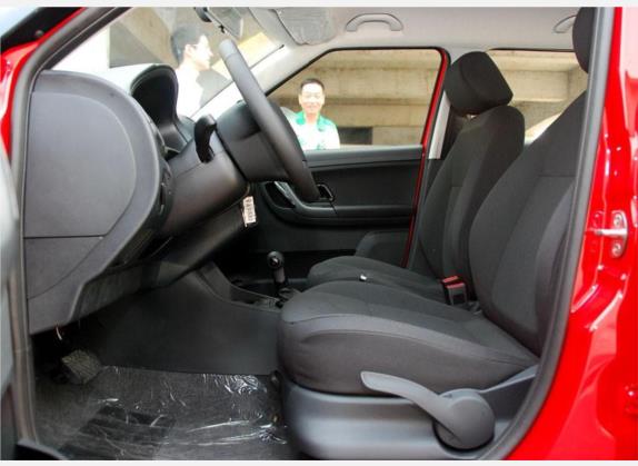 晶锐 2011款 1.6L 自动酷黑版 车厢座椅   前排空间