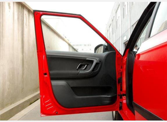 晶锐 2011款 1.6L 自动酷黑版 车厢座椅   前门板