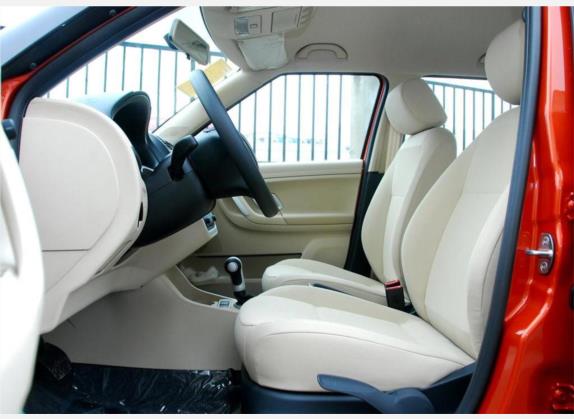 晶锐 2011款 1.6L 自动晶灵版 车厢座椅   前排空间